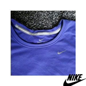 💜Nike Fitted Shirt💜